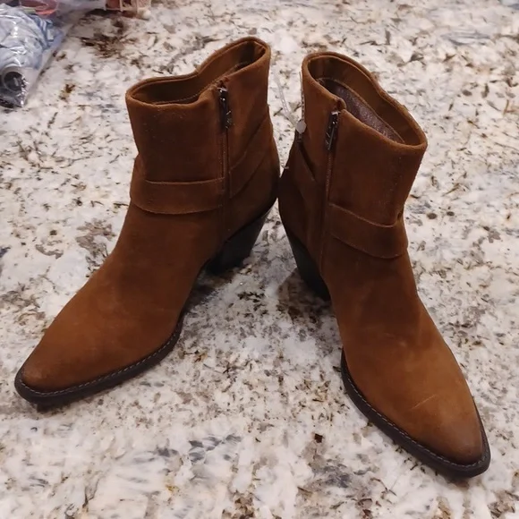 NEW Antonio Melani Tabbie Oiled Suede Mid Heeled Western Buckle Bootie Pecan Pie